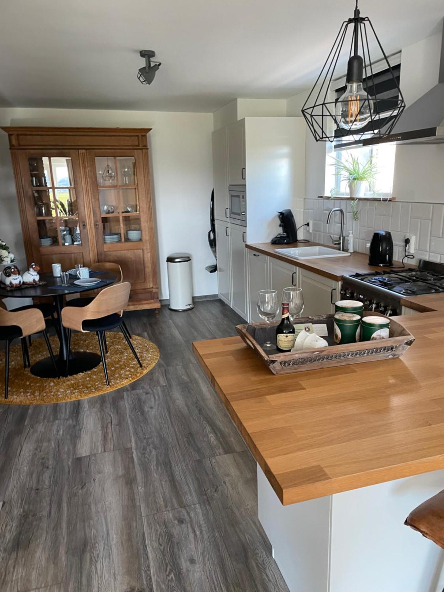 Vakantiewoning Le Garaazje 'S-Gravendeel Экстерьер фото