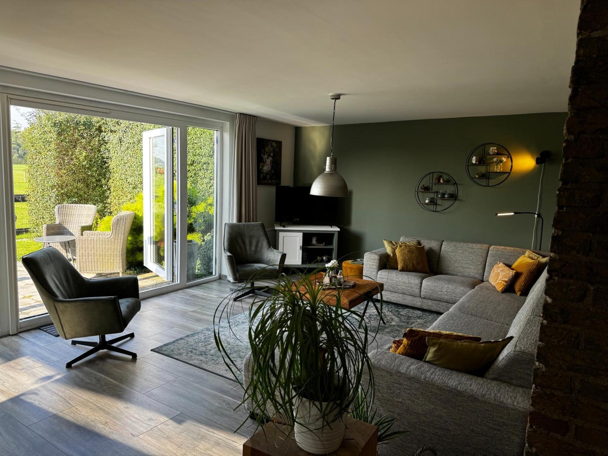 Vakantiewoning Le Garaazje 'S-Gravendeel Экстерьер фото